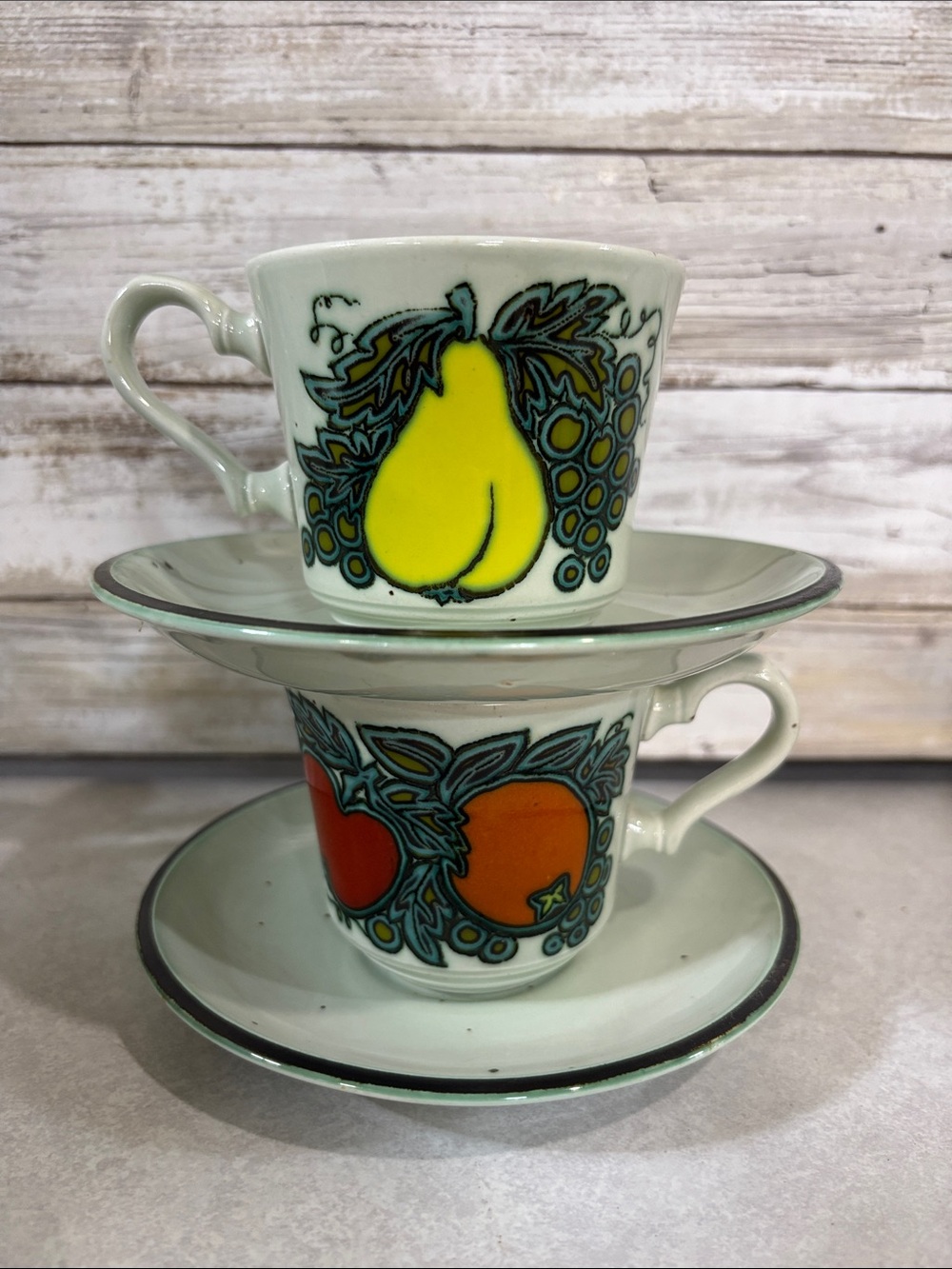 Vintage Johnson Brothers Ironstone Chelsea Fruit / Pimlico 2x teacup; 4x saucer